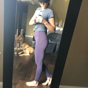 In movement 7/8 tight lululemon